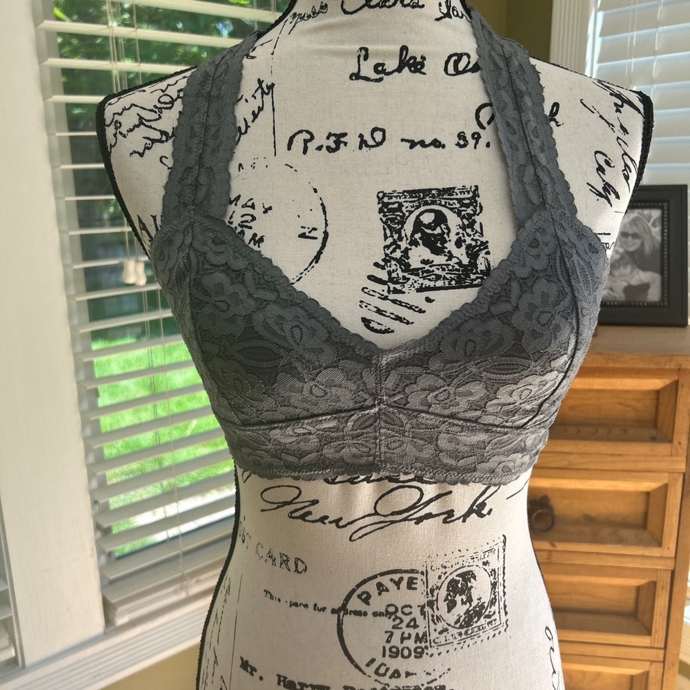 Intimately Free People Women's Grey Lace Racerback Bralette Size Small.